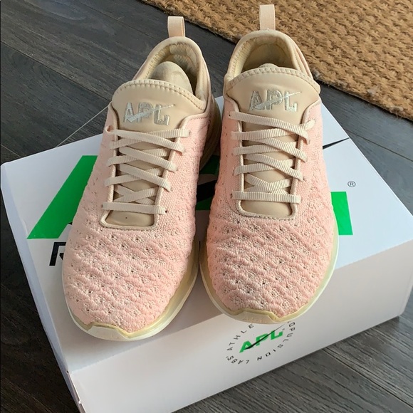 Shoes - Techloom Phantom APL SZ 7.5